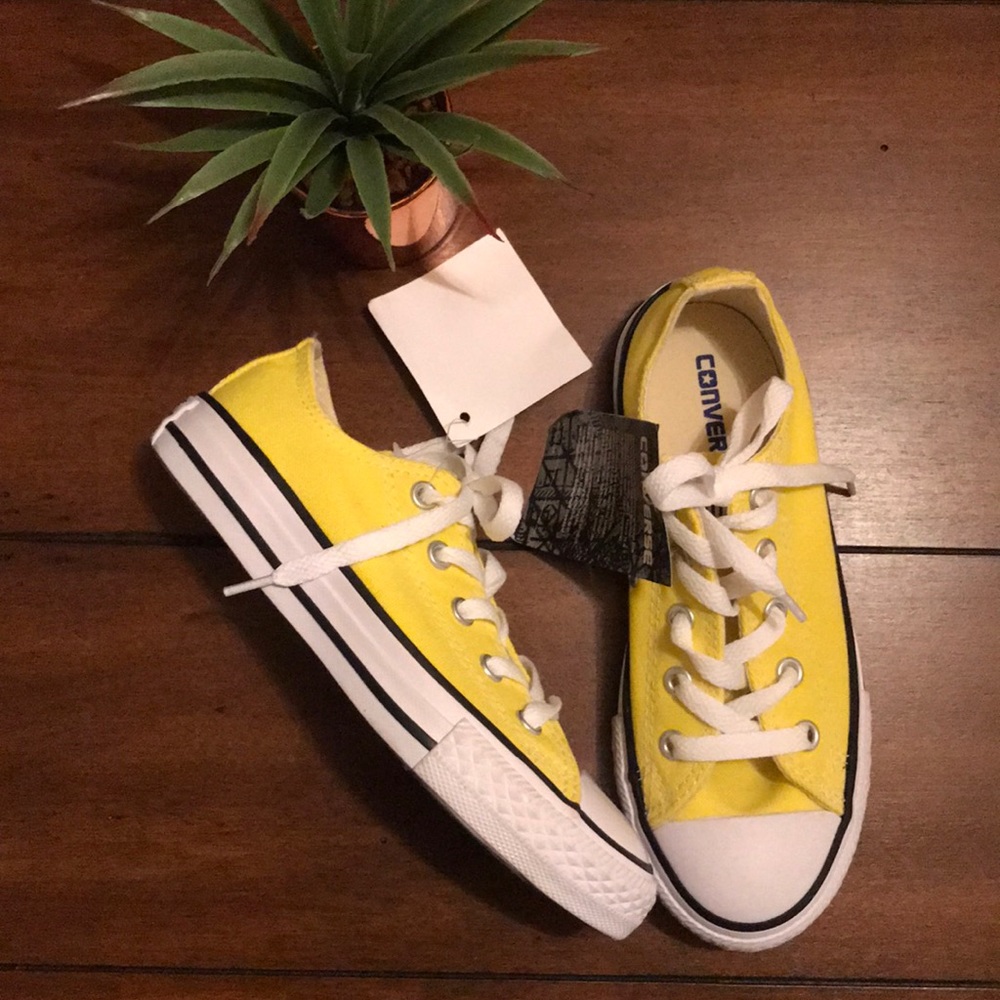 NWT Kids Converse SZ 13